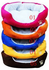 Cama de perro en 6 colores.
